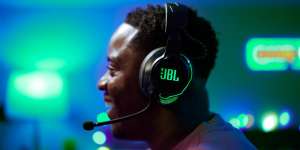 Plongez au cœur du jeu avec le Son Signature JBL QuantumSOUND certifié Hi-Res