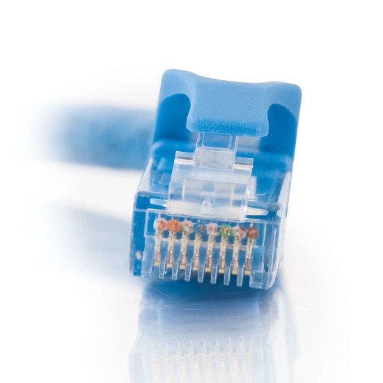 C2G Câble de raccordement réseau Cat6 avec gaine non blindé (UTP) de 2 M - Bleu