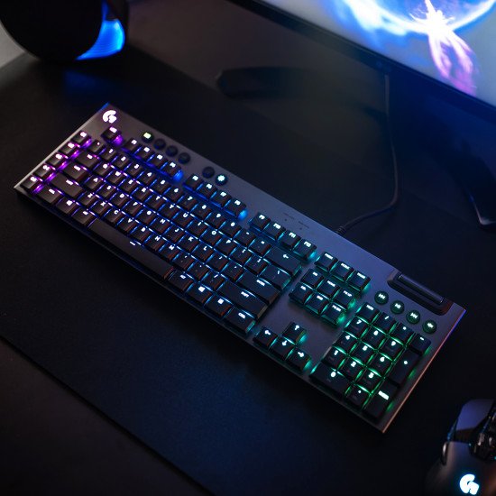 Logitech G G815 LIGHTSYNC RGB Mechanical Gaming GL Clicky QWERTY Charbon