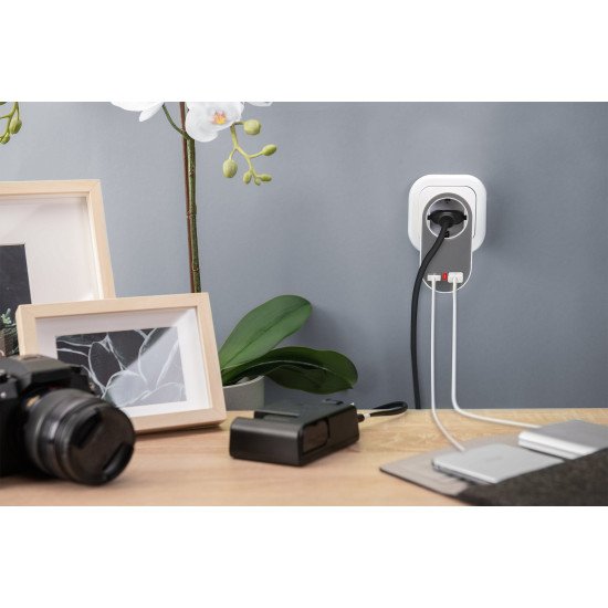 Digitus Chargeur enfichable USB universel avec 2 prises USB-A et prise intégrée