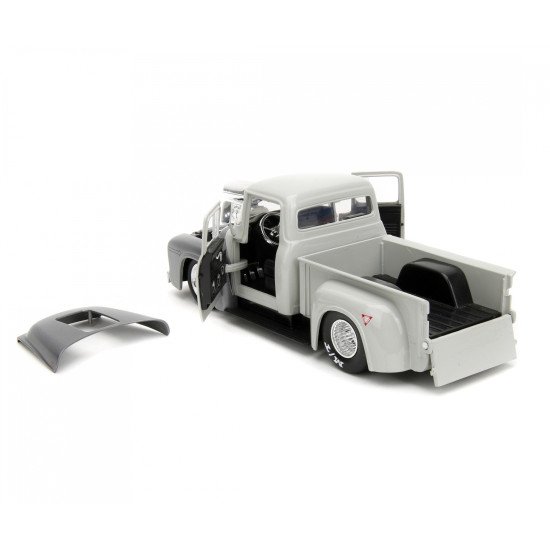 Jada Toys Street Fighter 1956 Ford Pickup 1:24