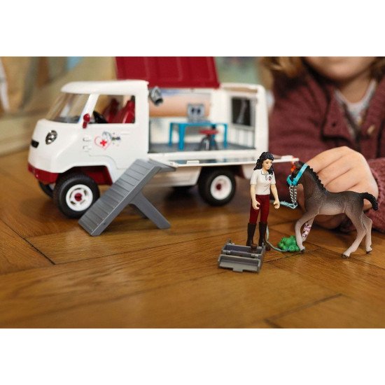 schleich Mobile Vet with Hanoverian Foal