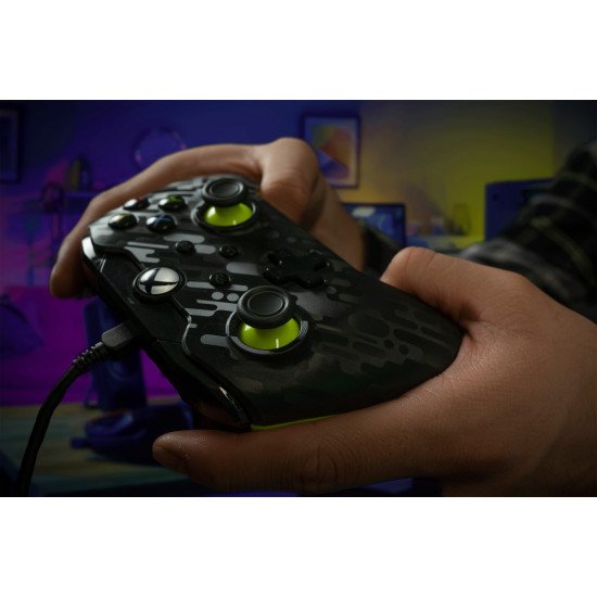 PDP Manette filaire: Carbone électriquePour Xbox Series X|S, Xbox One et Windows 10/11