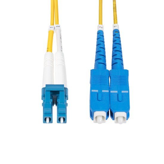 StarTech.com Câble Fibre Optique de 30m Duplex Monomode LC vers SC(UPC) OS2, 9/125µm, 100G, Cordon Fibre Optique, Insensible à la Courbure, Faible Perte d'Insertion, Cordon Patch Fibre LSZH