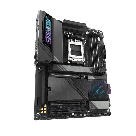 GIGABYTE Carte mère X870E AORUS PRO - Prend en charge les processeurs AMD Ryzen 9000, VRM numérique 16+2+2 phases, jusqu'à 8000MHz DDR5 (OC), 4xPCIe 5.0 + 4xM.2, Wi-Fi 7, LAN 2.5GbE, USB 3.2 Gen 2x2