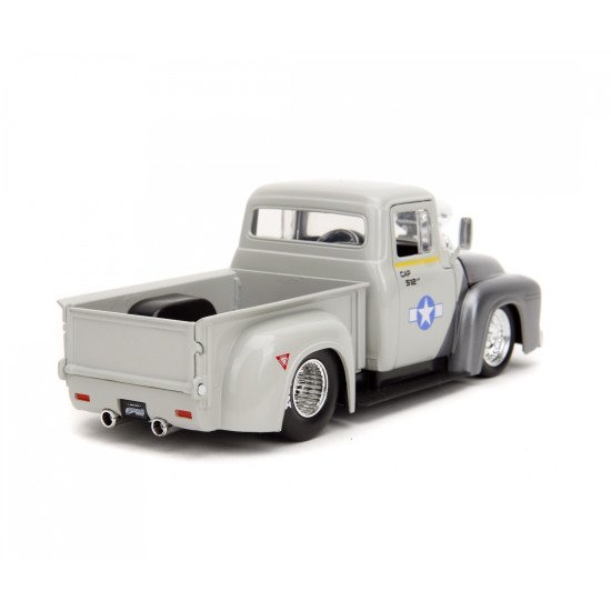 Jada Toys Street Fighter 1956 Ford Pickup 1:24